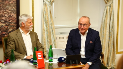 FOTO: Petr Pavel s moderátorem Janem Pokorným.