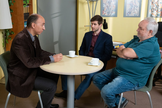...a pustí se do boje s mafií. Pomůže starostovi Jirkovi Hložánkovi udělat něco s klubem?