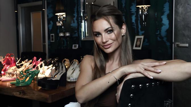 V pořadem Vítejte magazínu Lifee jsme navštívili krásné bydlení Lenky a Davida Limberských. Lenka nám, mimo jiné, ukázala i poklady ze svého botníku. 