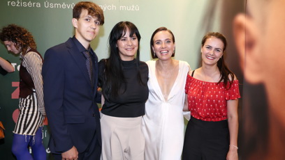 FOTO: Sára Voříšková přišla podpořit svou sestru na premiéru filmu Zápisník alkoholičky.