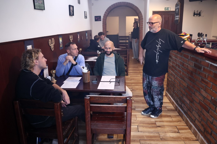 Otázkou je, co by Zdeněk řekl na nového provozovatele restaurace. 