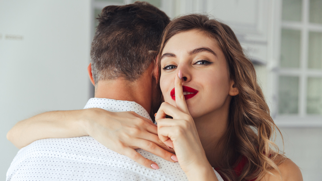 pár, láska, nevěra, tajemství