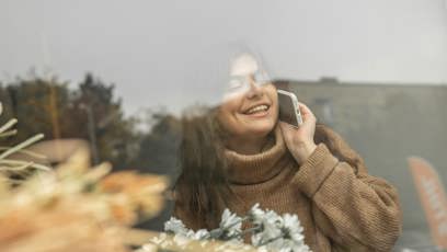FOTO: žena, telefon, zábava, práce