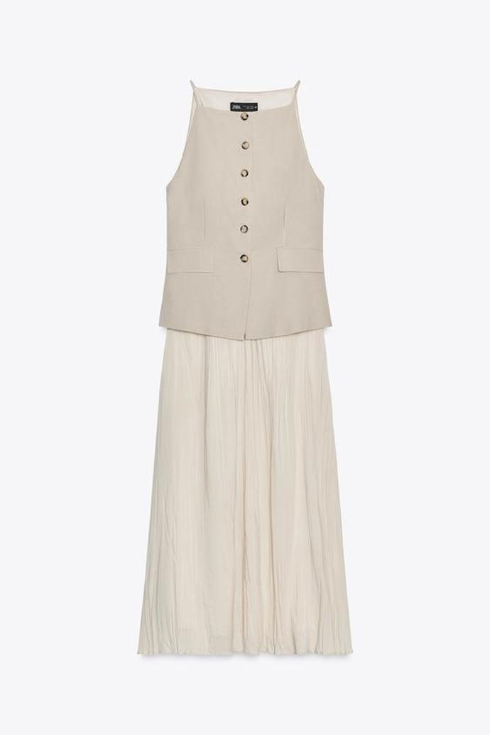 Velkým trendem jsou také šaty vestového střihu s plisovanou sukní. Tento model koupíte u Zary za 1499 Kč