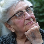 Stella Zázvorková byla velmi oblíbená česká herečka, která hrála v mnoha seriálech, a to i v nejstarším českém seriálu z roku 1959 s názvem Rodina Bláhova, který režírovali Jaroslav Dudek se Stanislavem Strnadem.