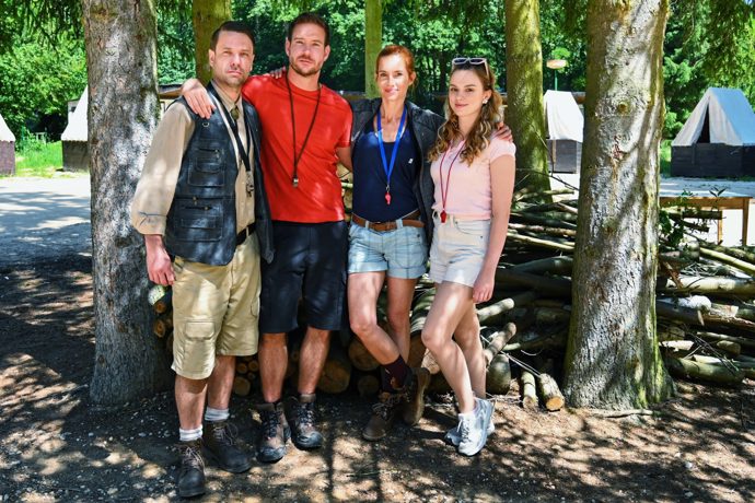 Václav Neužil, Vladimír Polívka, Hana Vagnerová a Štěpánka Fingerhutová během natáčení komedie Naše léto.