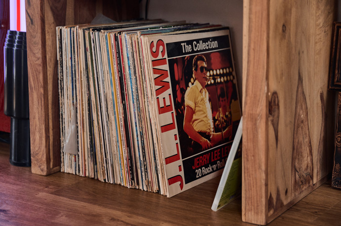 Sbírku vinylů si Petr Vondráček hýčká.