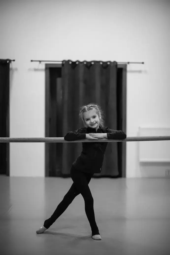 Stella Polášková si k herectví přidala i tanec a gymnastiku.