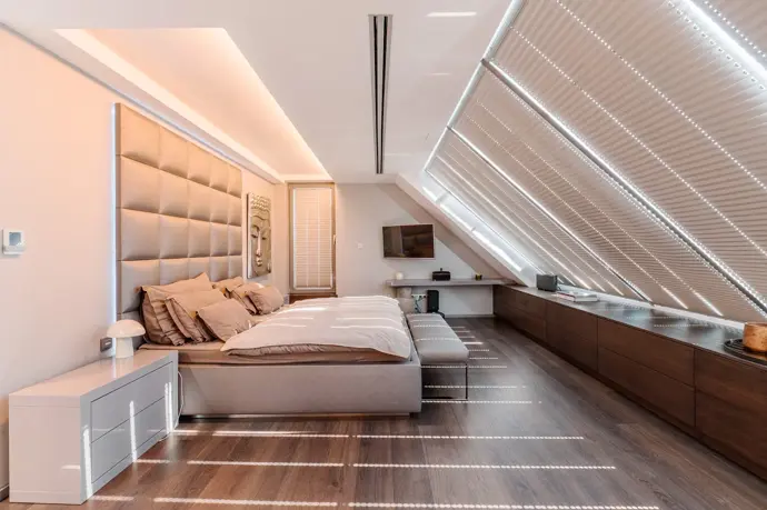 Ložnice Dominiky Cibulkové a Michala Navary.