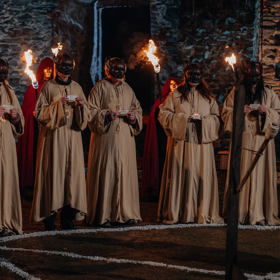 Tajemné masky, intriky a mystika zahalily Křivoklát.