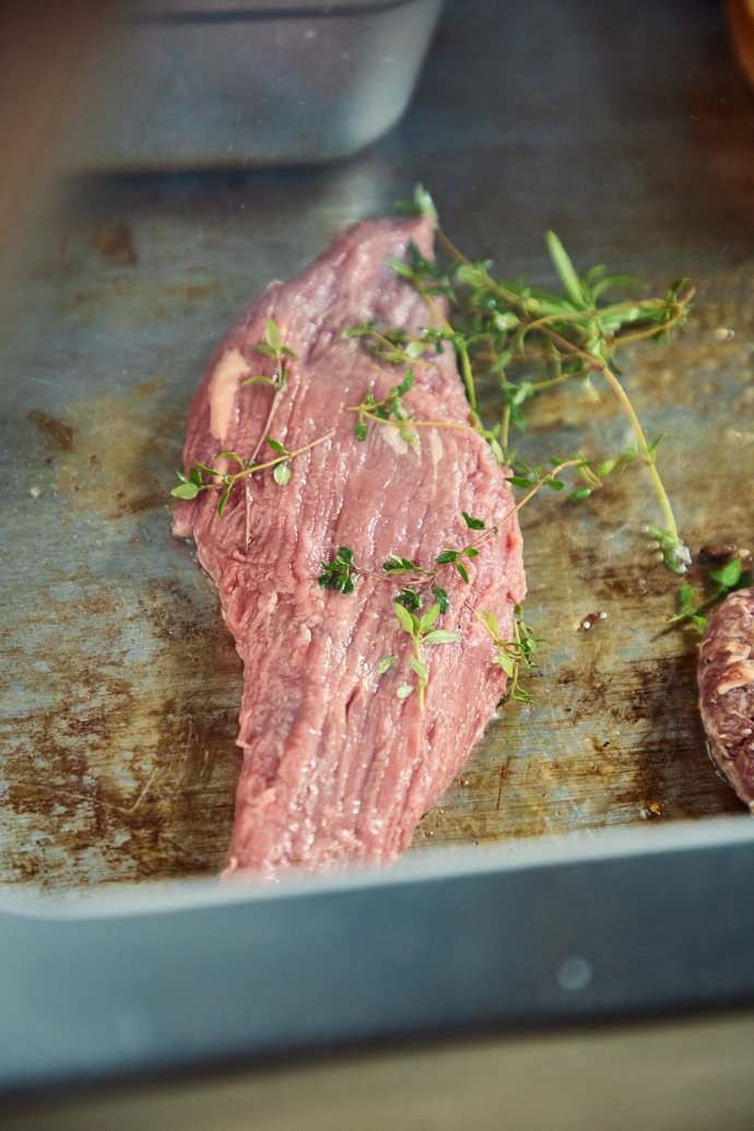Maso na steak vypadá lákavě. 