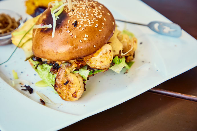 Burger s krevetami.
