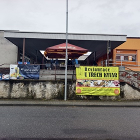 Stačí devadesát minut jízdy z Prahy a ocitnete se v restauraci, která v osmdesátých letech minulého století vznikla svépomocí.