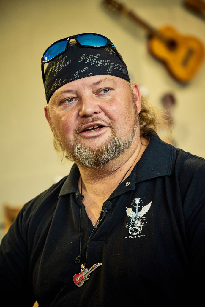 Michal mezi vařením a rozvážkou jídla stále zvládá ještě koncerty se svou kapelou.