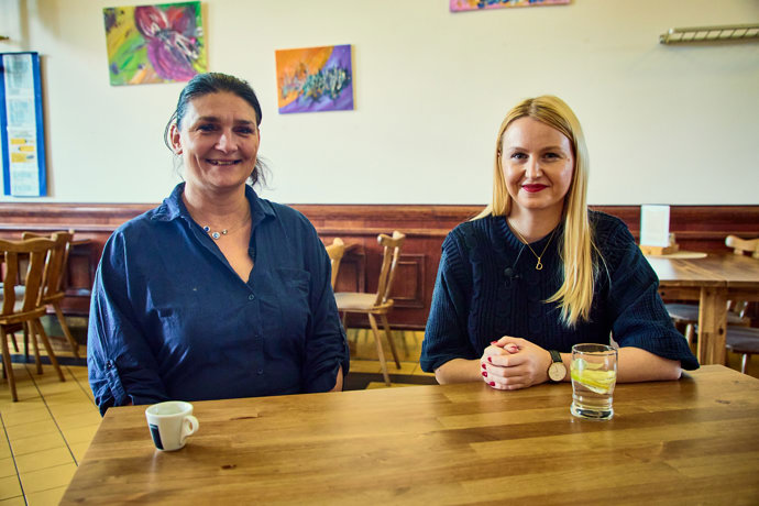 Majitelka podniku paní Marta s reportérkou Extra.cz. 