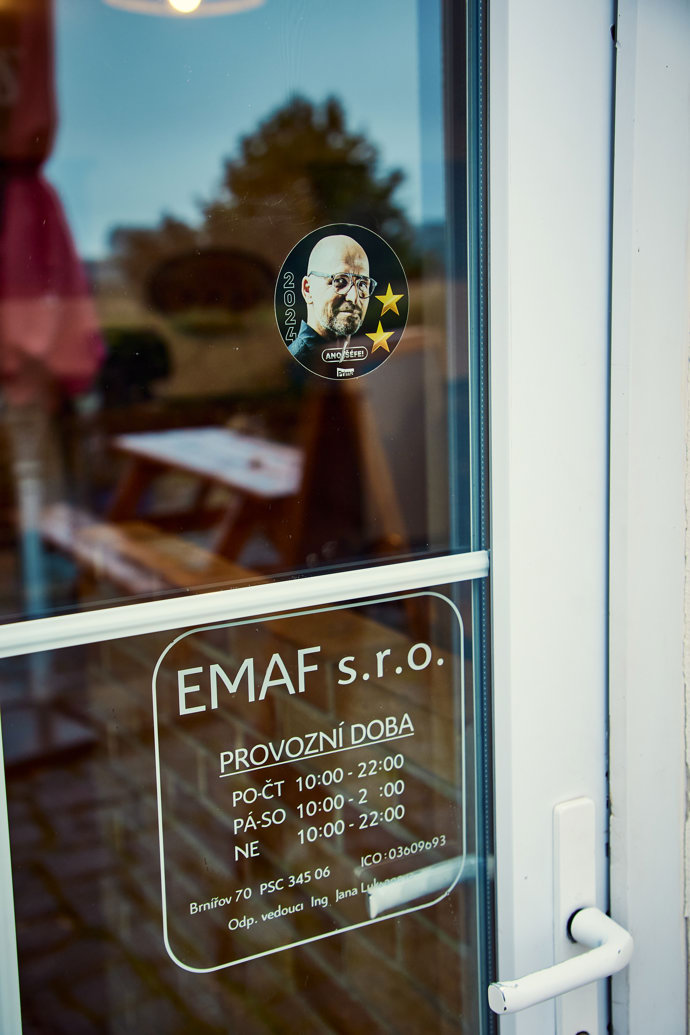 Dvě hvězdičky dostal Letovský statek jako jediný v nové sérii Ano, šéfe. 