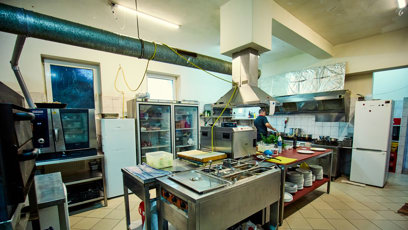 FOTO: Prostorná kuchyň.