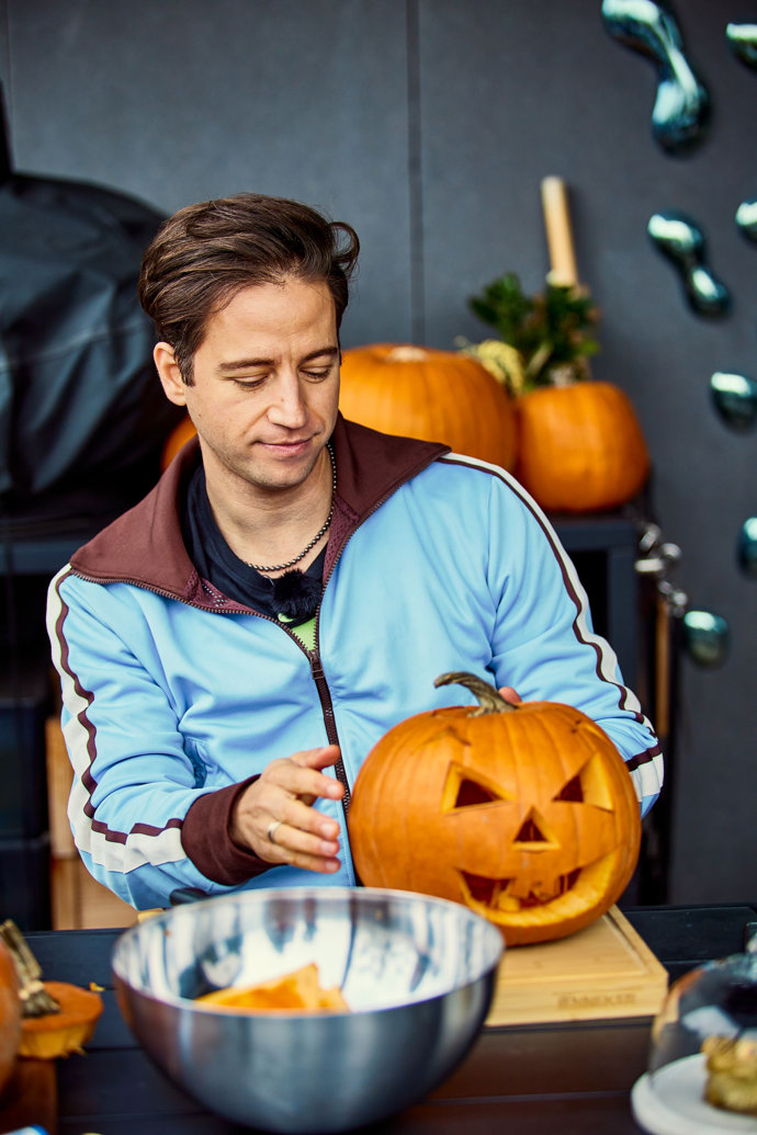 Milan Peroutka se svým výtvorem.