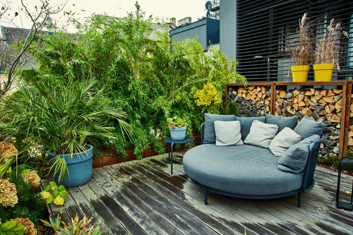 Na zahradě je i koutek, který je stvořen na odpočinek.