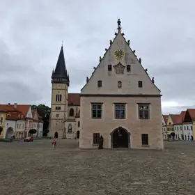Goticko-renesanční radnice na náměstí Bardějova.