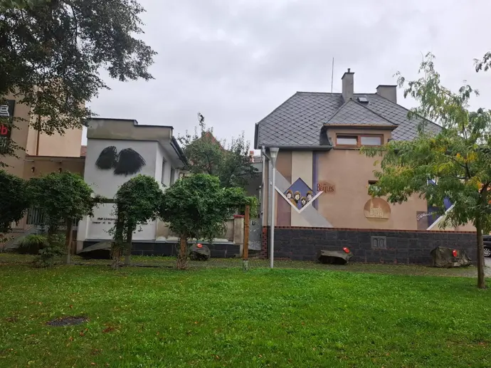 Uličku Johna Lennona najdeme v Bardějově.