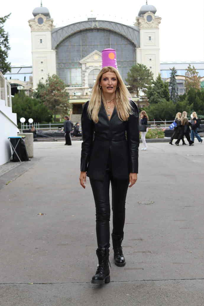 Klára Nademlýnská tvoří nadčasové kousky, které si zaslouží pozornost. 