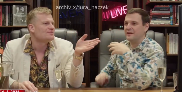 Filip Turek a Petr Macinka ve studiu.