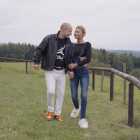 Vypadali jako zamilovaný pár, všechno ale hráli.