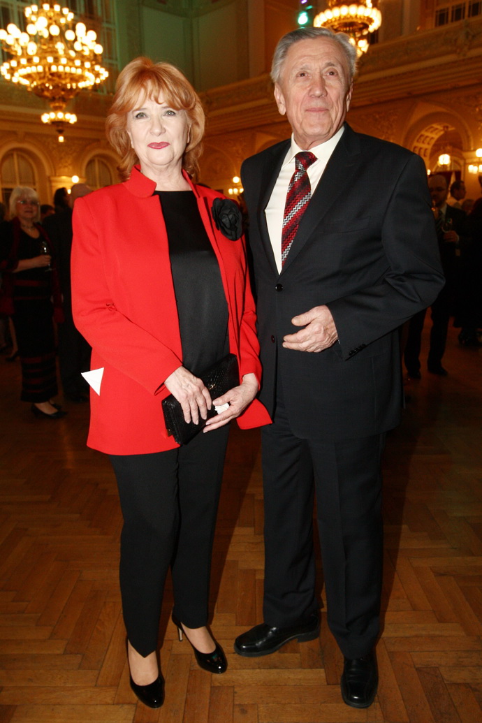 V minulosti si Carmen Mayerová vlasy barvila na ohnivou zrz.