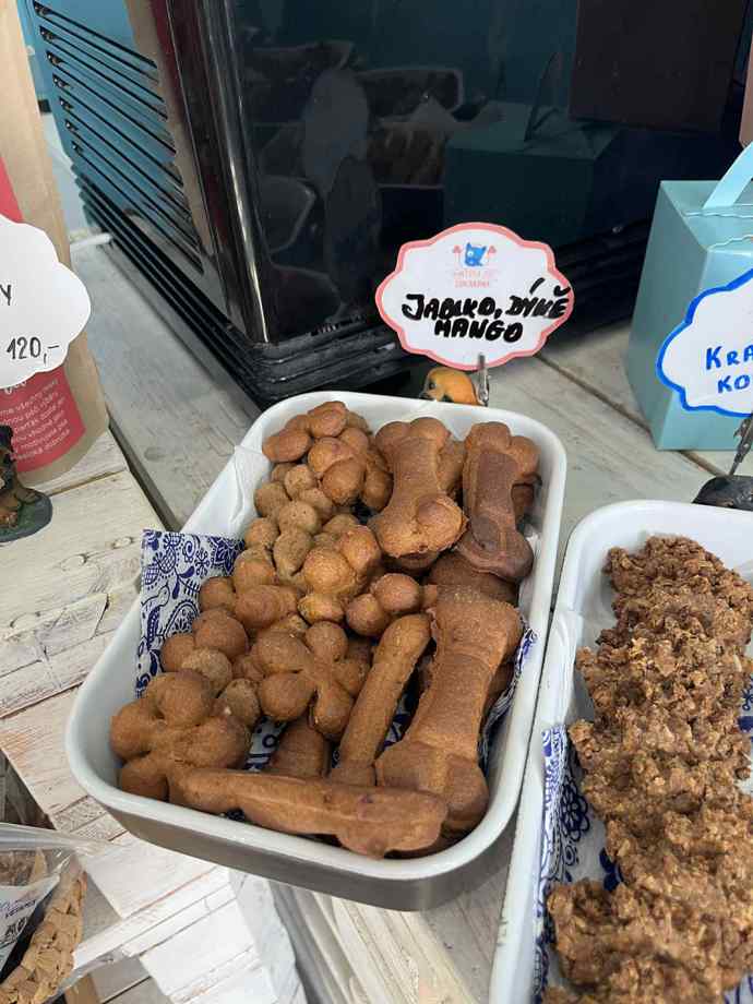 Nechybí ani typicky podzimní kombinace jablko, dýně a mango. 