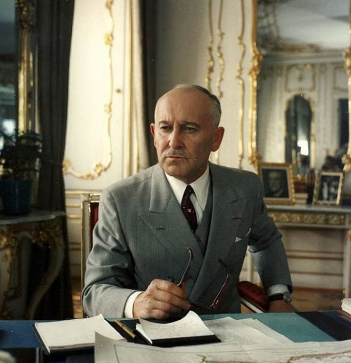 Jiří Pleskot si zahrál prezidenta Edvarda Beneše v normalizačním dramatu Otakara Vávry, Dny zrady z roku 1973.