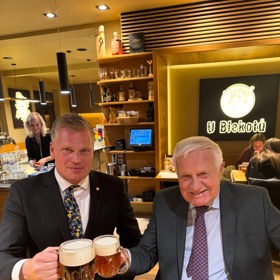 Filip Turek šel po volbách na pivo s Václavem Klausem.