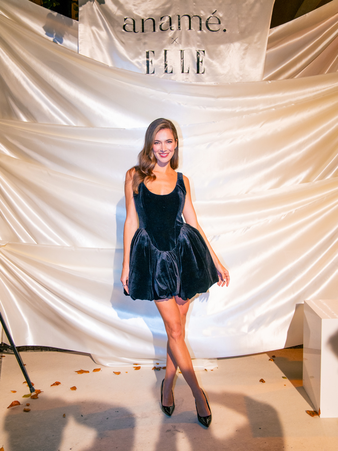 Střevíčky, které Andree prodloužily nohy, jsou z řetězce Aldo. 