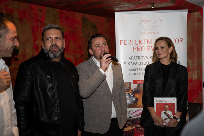 Mezi kmotry nechyběli Radek Kašpárek nebo Jan Punčochář. 
