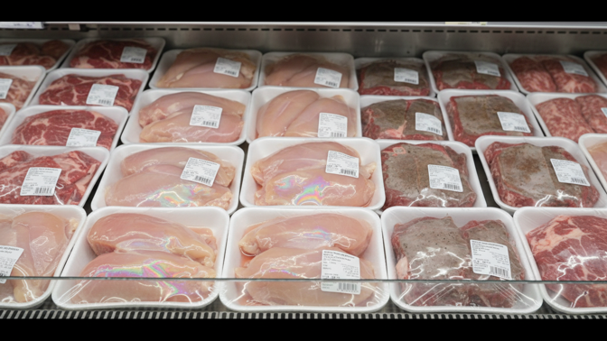 Maso ze supermarketu: Skutečná kvalita, rizika a levná cena