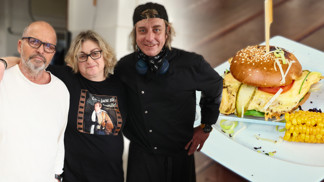 Na návštěvě v bistru z Ano, šéfe: Pomocná síla Pepina dostala nečekaně vyhazov, zato krevetový burger zůstal