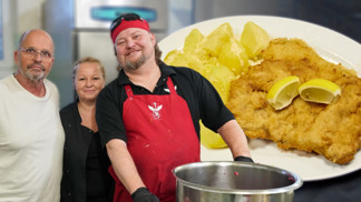 Otestovali jsme řízek přes celý talíř za 145 korun: Restaurace z Ano, šéfe nabízí i originální dezerty do kelímku
