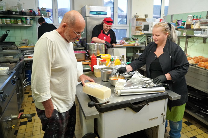 Zdeněk Pohlreich při natáčení Ano, šéfe!