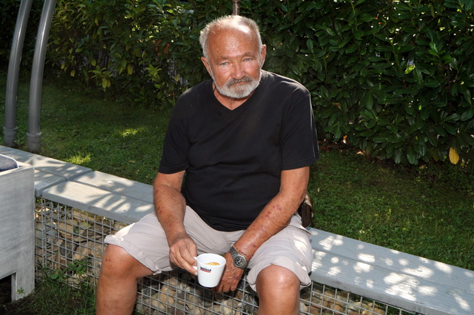 Herec se dlouhodobě potýká s anémií, odpočívat ale odmítá, i když oslavil 79. narozeniny.