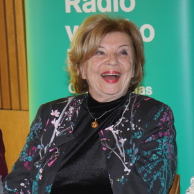 Knihu si herecká legenda nadělila ke svým 90. narozeninám. 