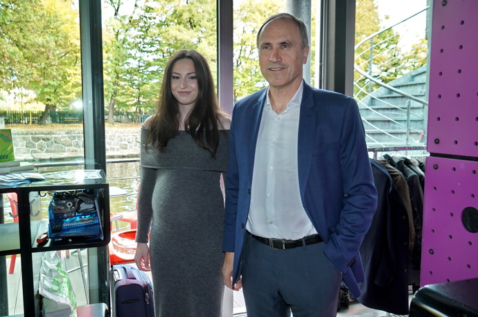 Bývalý ministr financí a školství Ivan Pilip s těhotnou partnerkou.