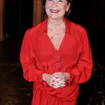 Herečka Ilona Svobodová vsadila na jednoduchý, ale nepřehlédnutelný outfit, kterému dominovala červená košile.