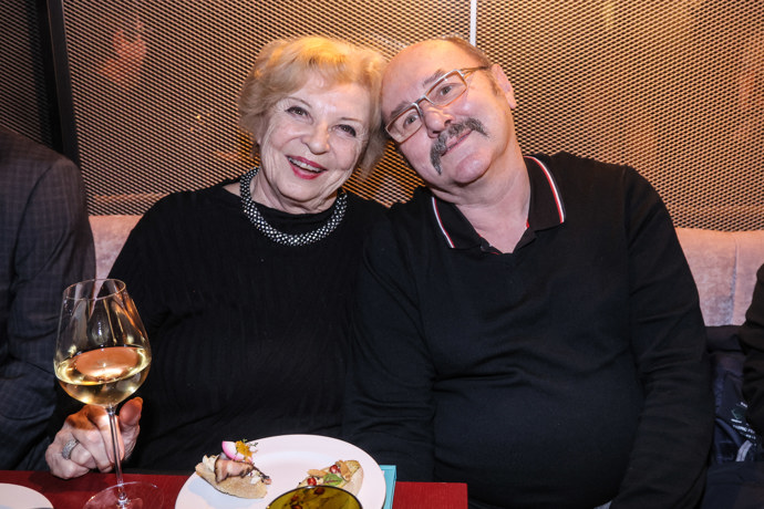Kuchyni doma vládne Jaroslav, který je vyučeným kuchařem. 