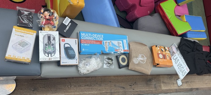 Magazín Lifee si pořídil 3kg krabici plnou balíčků jak ze standartní verze, tak i premium. Projděte si s námi, co vše jsme v boxu našli. 