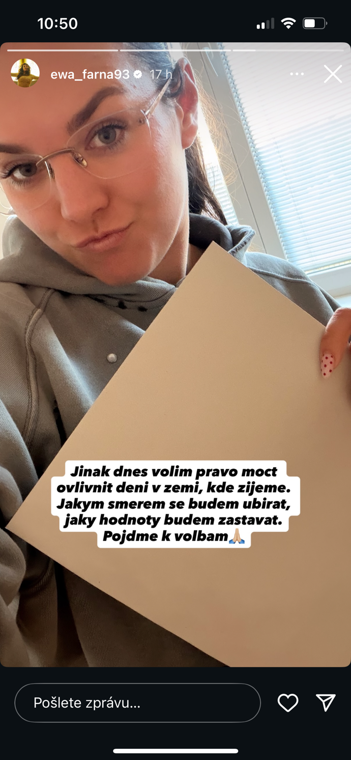 Ewa Farna u voleb.