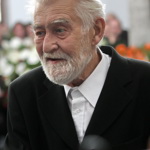 Často mu kvůli tomu estébáci hrozili zákazem hraní. Antichartu ale Ilja Racek nepodepsal.