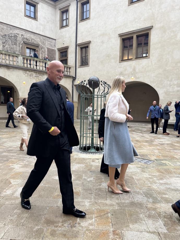 Richard Chlad s manželkou Annou-Marií Kánskou dorazil do štábu Motoristů krátce po 17. hodině. 