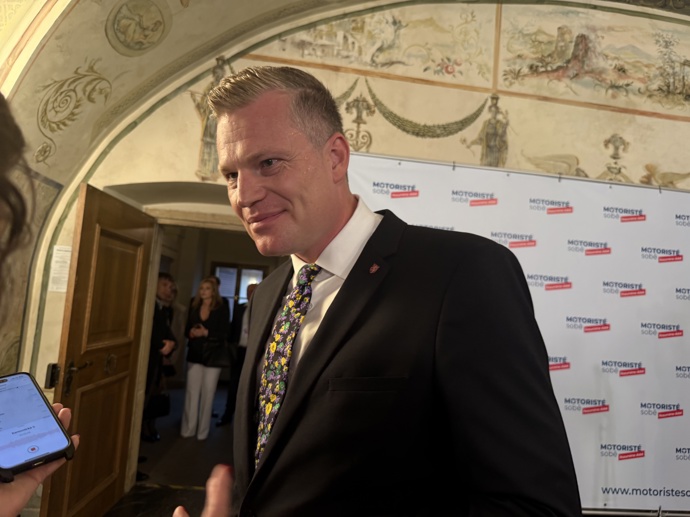 Filip Turek uvedl, že dnes žádné oslavy neplánuje a bude společně s týmem pracovat. 