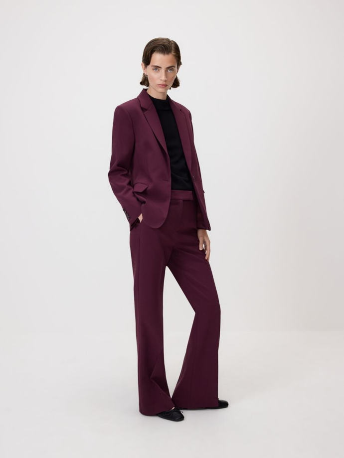 Kalhotový kostým, Reserved, sako 1199 Kč, zvonové kalhoty s puky 699 Kč