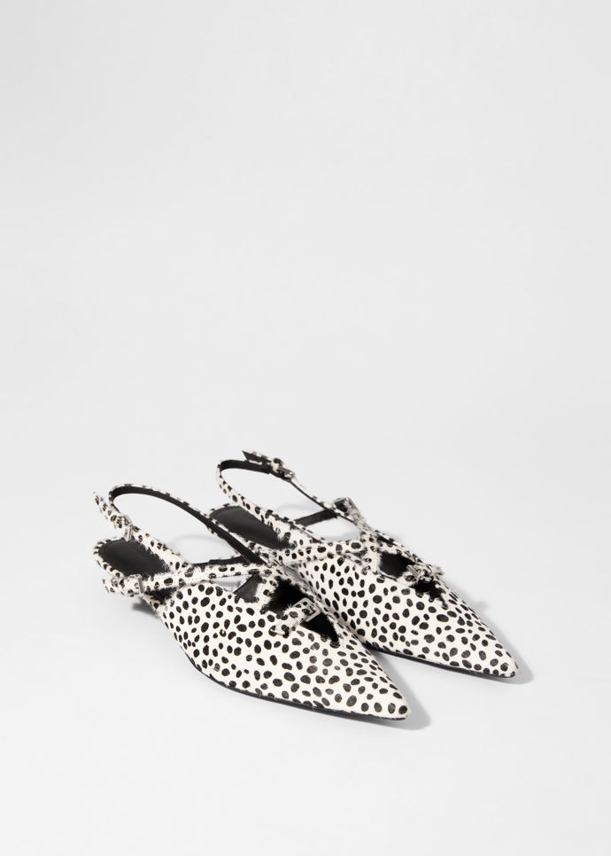 Baleríny s páskem a přezkou, & Other Stories, 3190 Kč